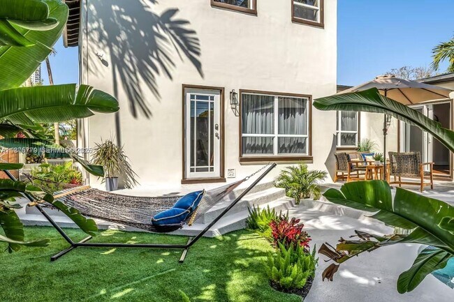 Building Photo - 110 SE 11th Ave