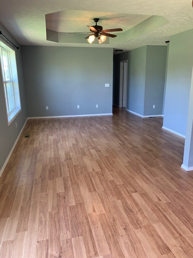 Building Photo - Country Setting 4 Bedroom House in Willard