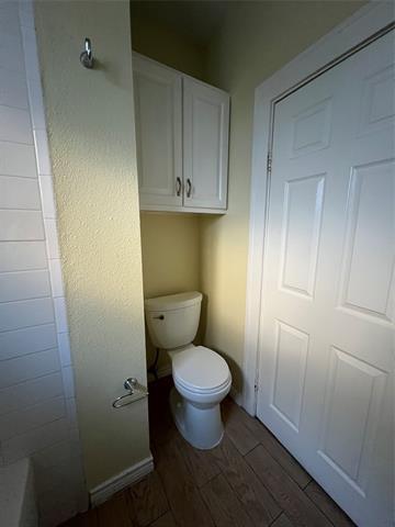 Building Photo - 200 E 12th St