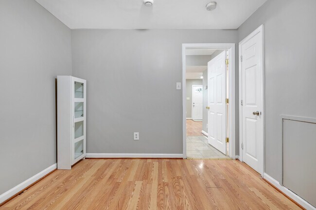 Building Photo - 408 Rhode Island Ave NW