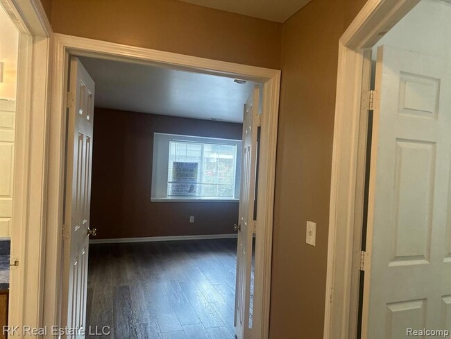 Building Photo - 3581 Reeves Dr