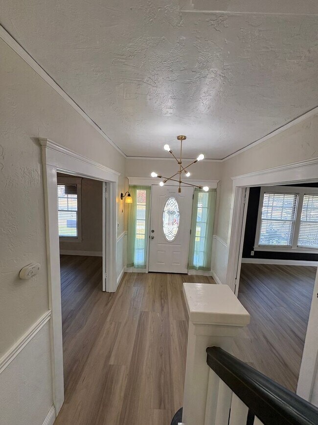 Building Photo - Beautiful 2 Story home Available coming soon!, pet friendly!