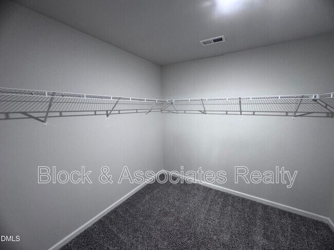 Building Photo - 129 Boone Lake Way