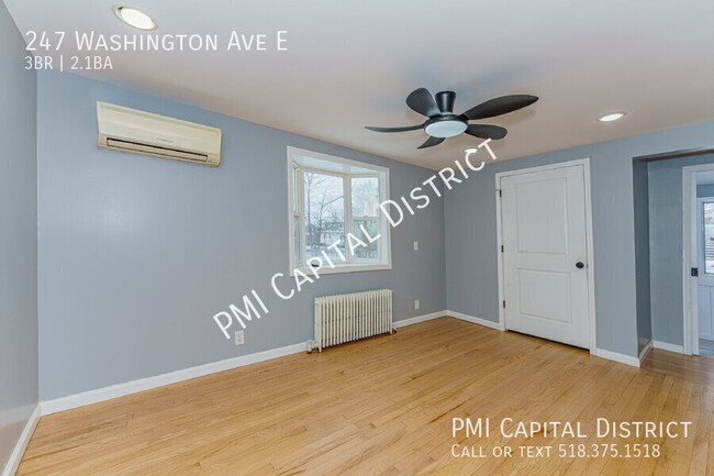 Building Photo - Gorgeous, Completely Remodeled, Spacious, ...