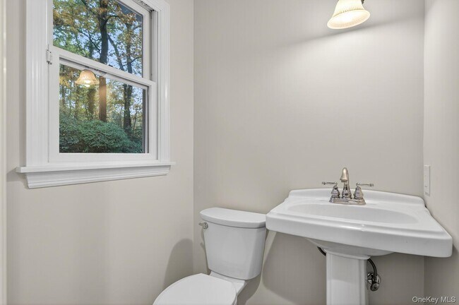 Building Photo - 43 Edcris Ln