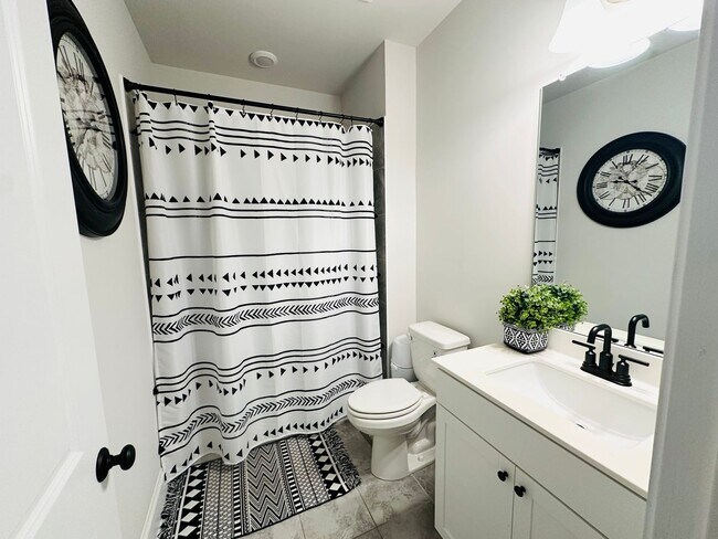 Building Photo - 603 Skye Ct