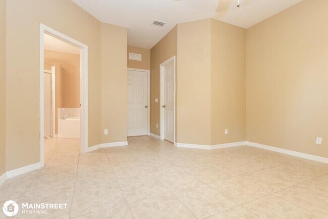 Building Photo - 723 SW 6th St, Cape Coral, FL 33991