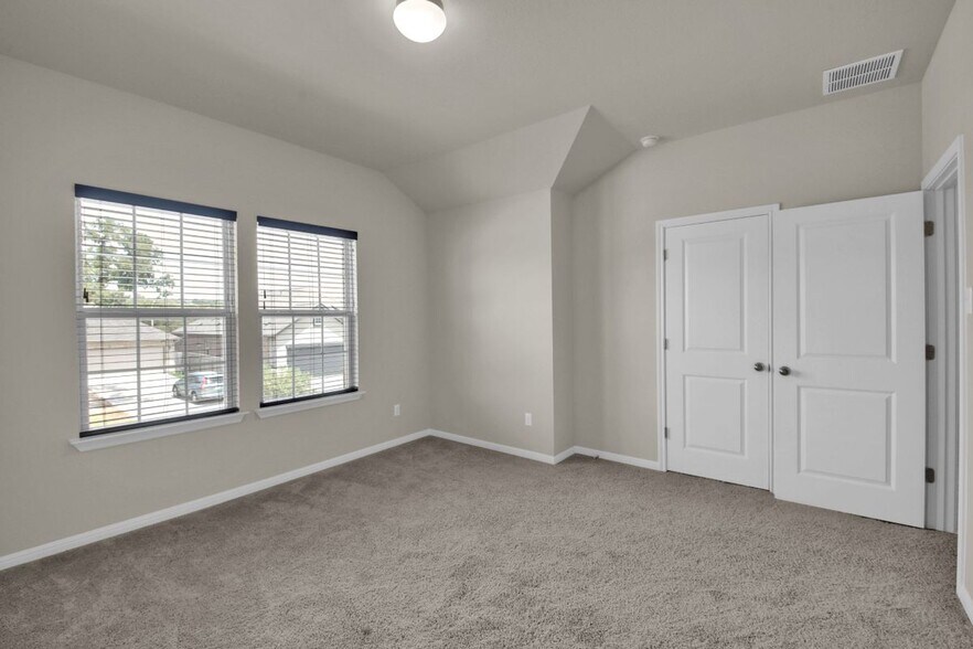 Building Photo - 1829 Leander Dr