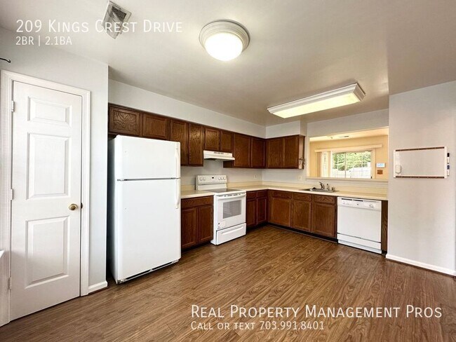 Building Photo - 209 Kings Crest Dr