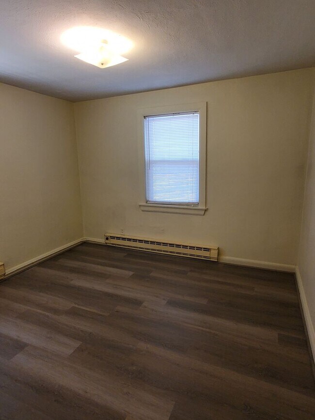 Building Photo - REV5214#A-EA