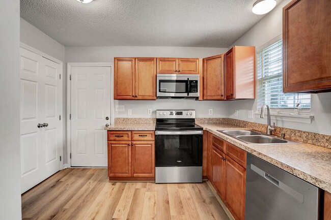 Building Photo - 1300 Poplar Ridge Rd