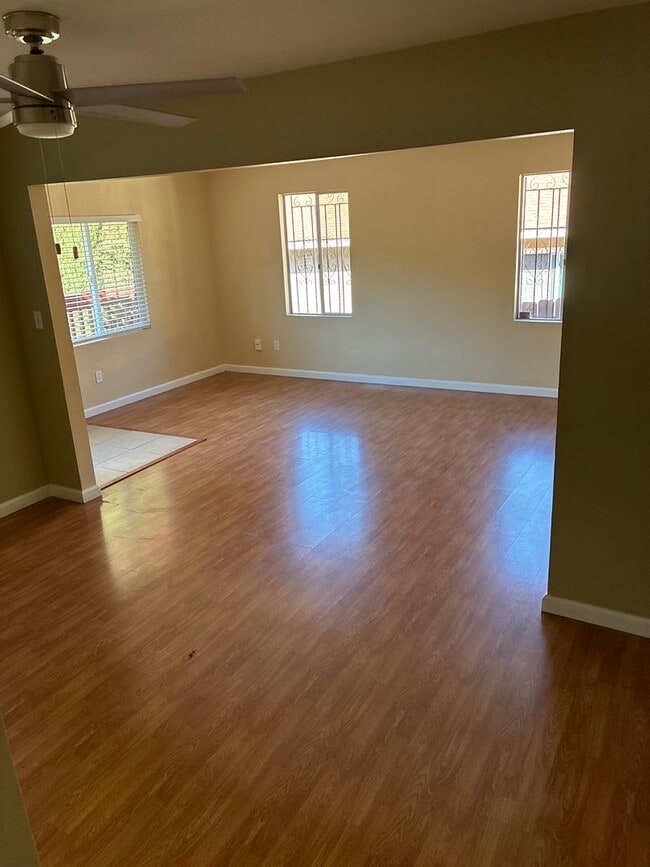 Building Photo - Unique 3 Bedroom 2 Bath House in Encanto