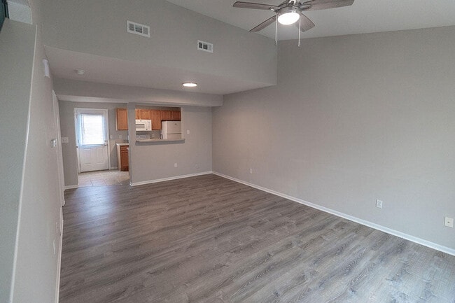 Building Photo - 1427 Greensboro Dr