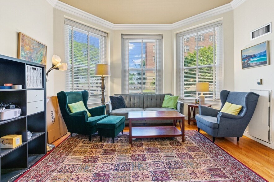 Building Photo - 4 Charlesgate E