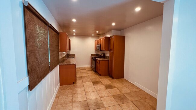 Building Photo - 4949 Coldwater Canyon Ave