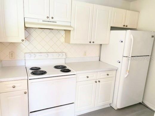 Building Photo - 18001 Richmond Pl Dr