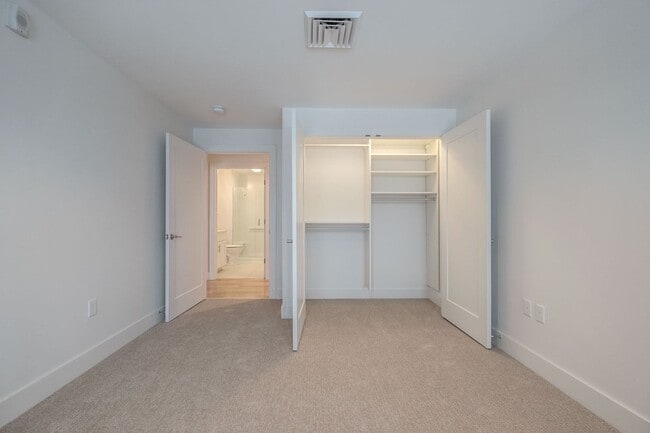 Building Photo - 2BR/2BA Old Port Condo Onsite Parking Available, Fitness Room and Elevator