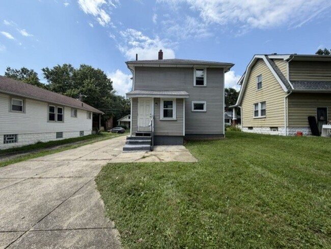 Building Photo - 674 Hudson Ave