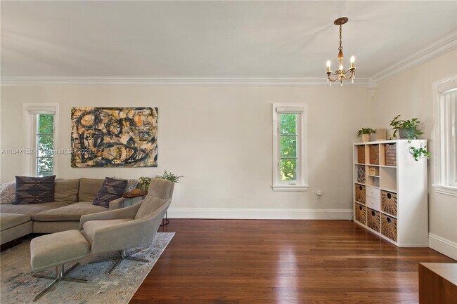 Building Photo - 604 Alcazar Ave
