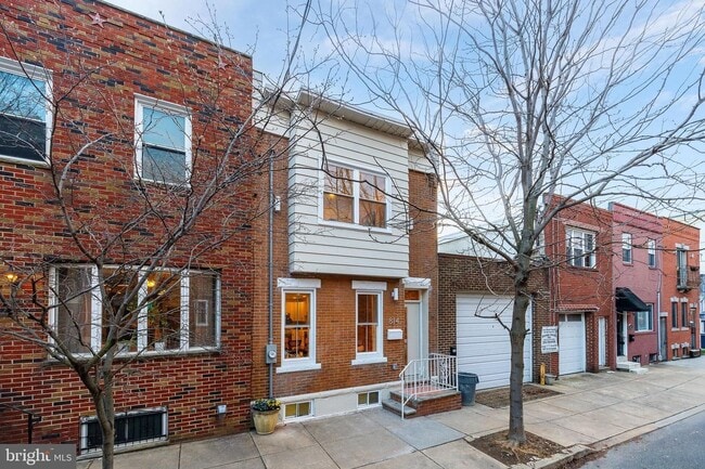 Building Photo - 814 Mountain St
