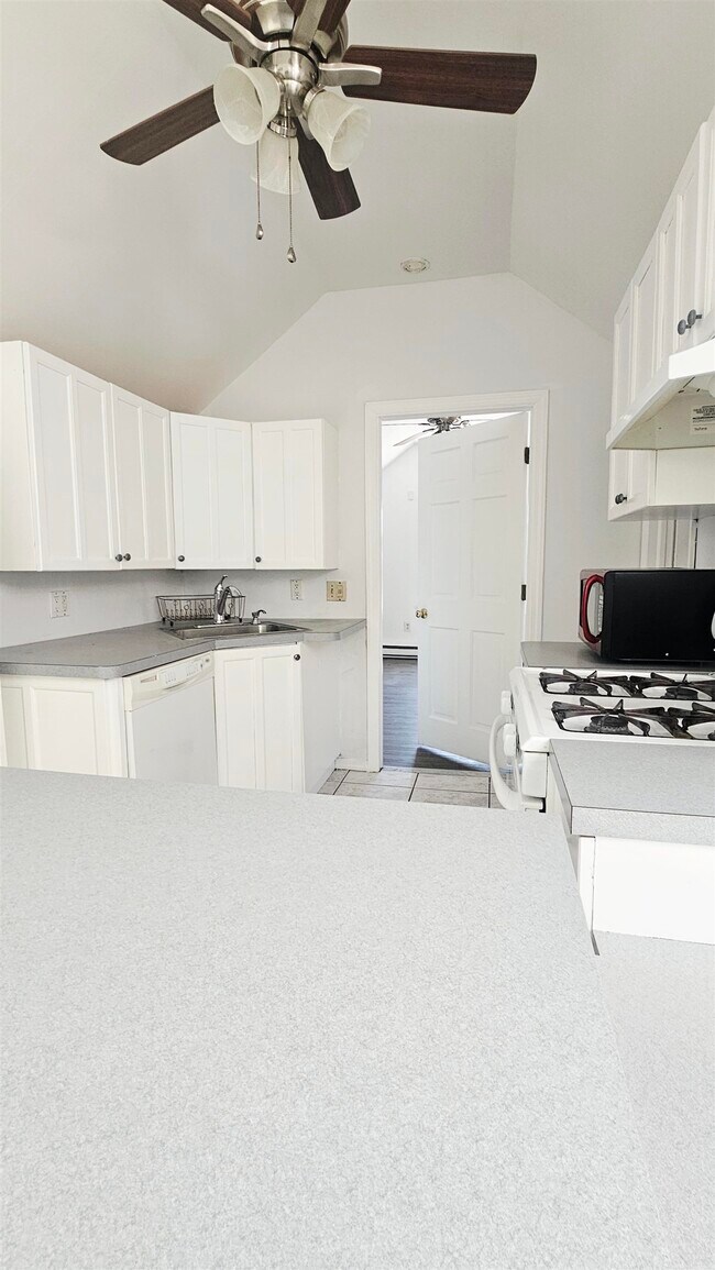 Building Photo - 86 W 34th St.