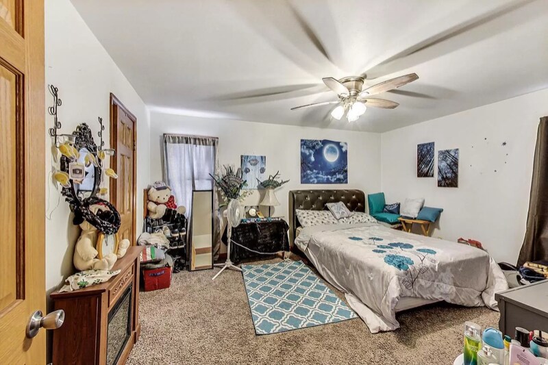 Building Photo - 2402 S 83rd St