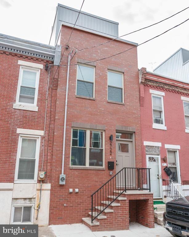 Building Photo - 2722 Latona St