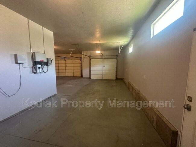 Building Photo - 7555 S 1740 E
