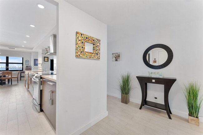 Building Photo - 5100 N Ocean Blvd