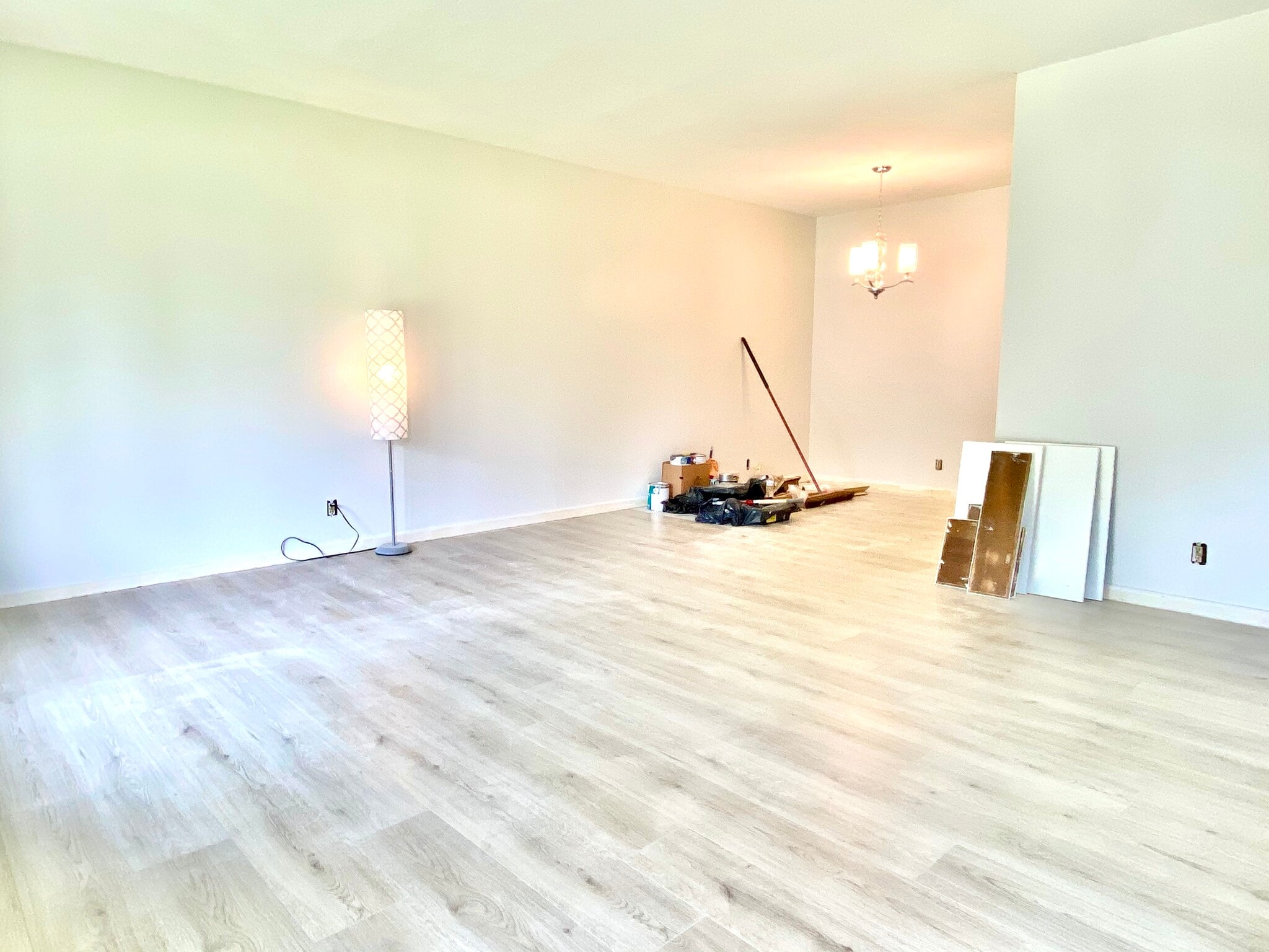 Large dining room attached to kitchen - 8003 Broadfern Dr