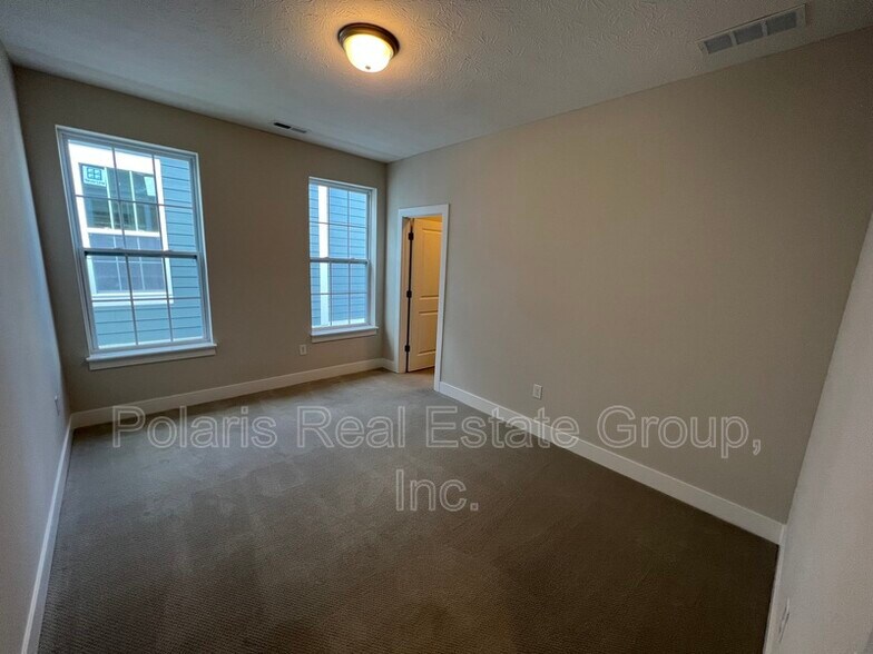 Building Photo - 577 Steinbeck Pl