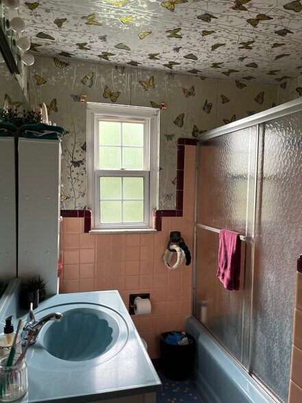 Building Photo - 2833 Fernwald Rd