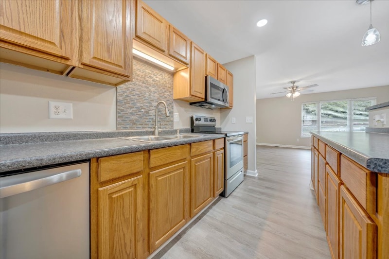 Building Photo - 185 Catawba Rd