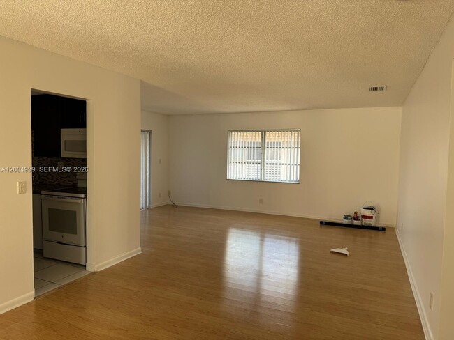 Building Photo - 1880 N Congress Ave