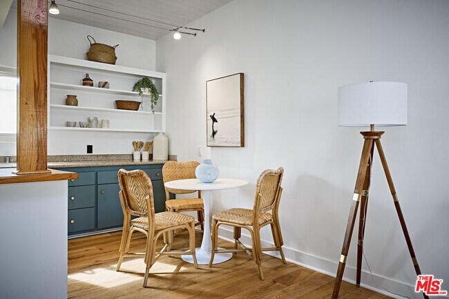 Building Photo - 2329 Kansas Ave