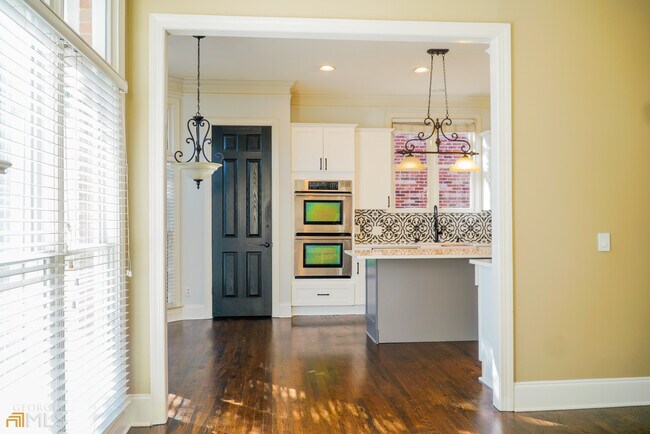 Building Photo - 1127 Ashton Bluff Dr NE