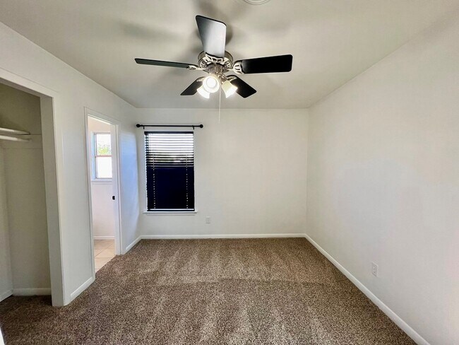 Building Photo - 1803 Fernwood St