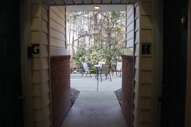 Building Photo - 4384 Daphne Ln