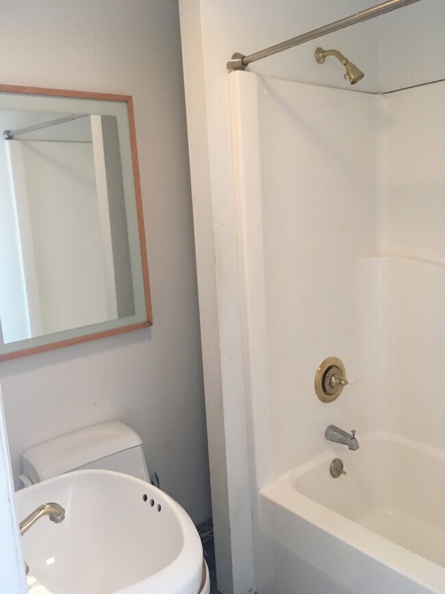 Building Photo - 1918 Larkins Way