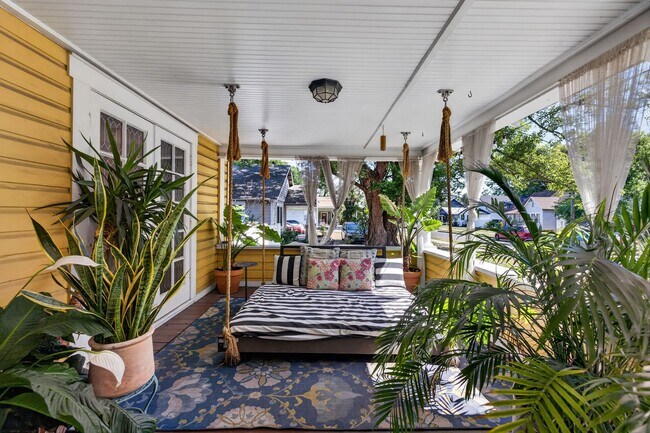 Building Photo - Stunning 4-bedroom home in Tampa! (Bonus room)
