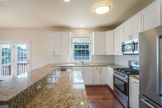 Building Photo - 803 Sunken Rd