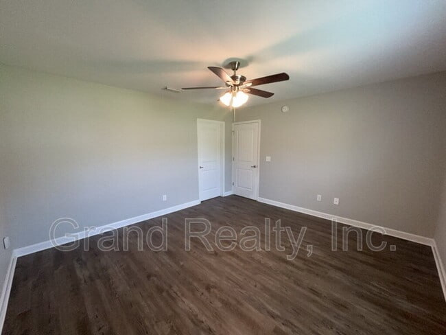 Building Photo - 4010 Roxies Ln
