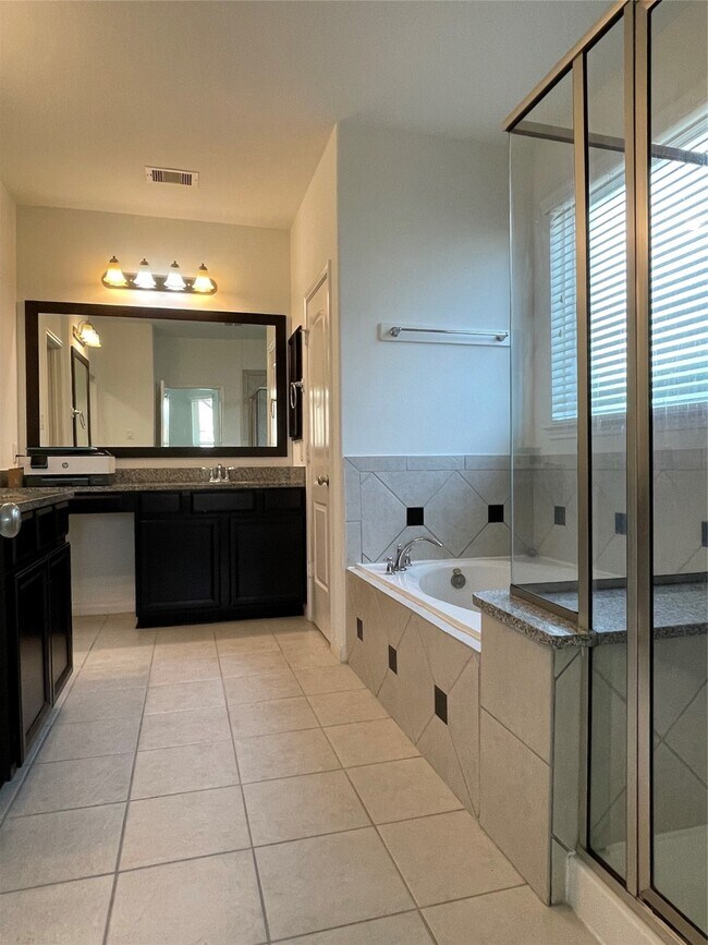 Building Photo - 5311 Auburn Key Ct