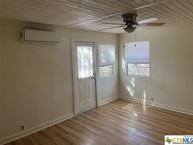 Building Photo - 230 Six Pines Rd