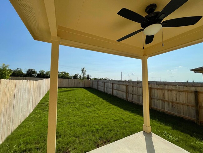 Building Photo - Duplex Available in Samuels Court, New Bra...