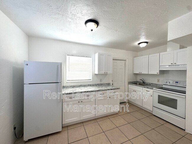 Building Photo - 626 31st St S