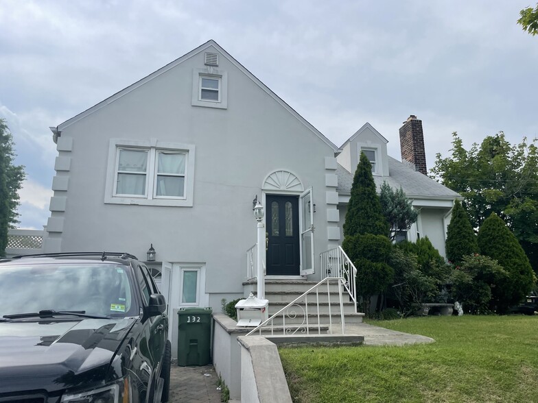 Primary Photo - 132 Morristown Rd