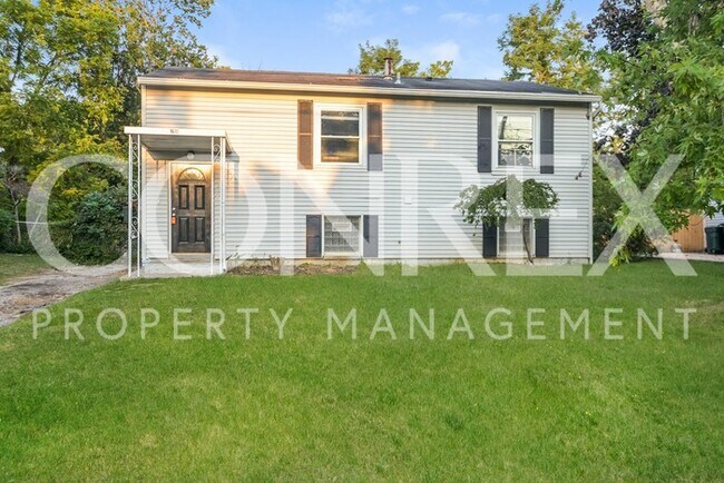 Primary Photo - Cozy Four Bedroom