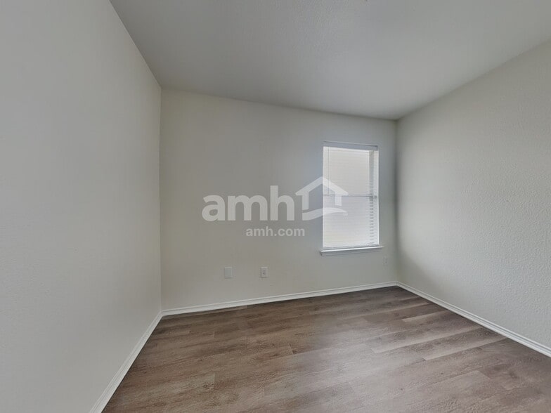 Building Photo - 7103 George Finger Rd