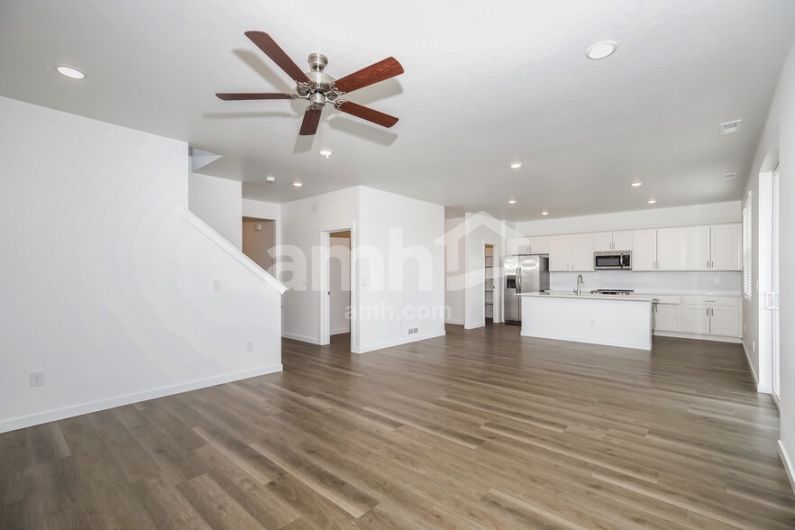 Building Photo - 9271 W Barcelona St